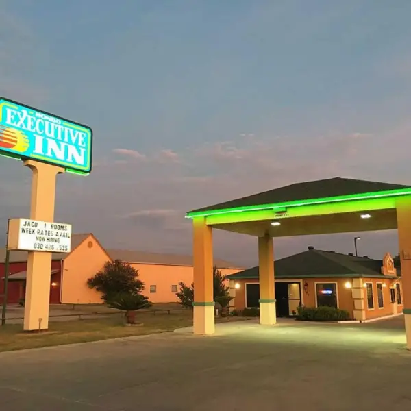 Hondo Executive Inn 6