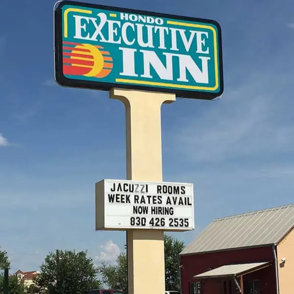 Hondo Executive Inn 8